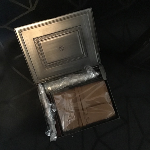 NWT Hallmark decorative metal tin with candle, notepad and pen - Picture 5 of 12